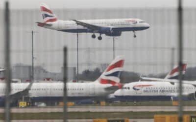 Photo: Heathrow airport scenes, after a fire in a nearby electric substation, eliminated energy at the airport