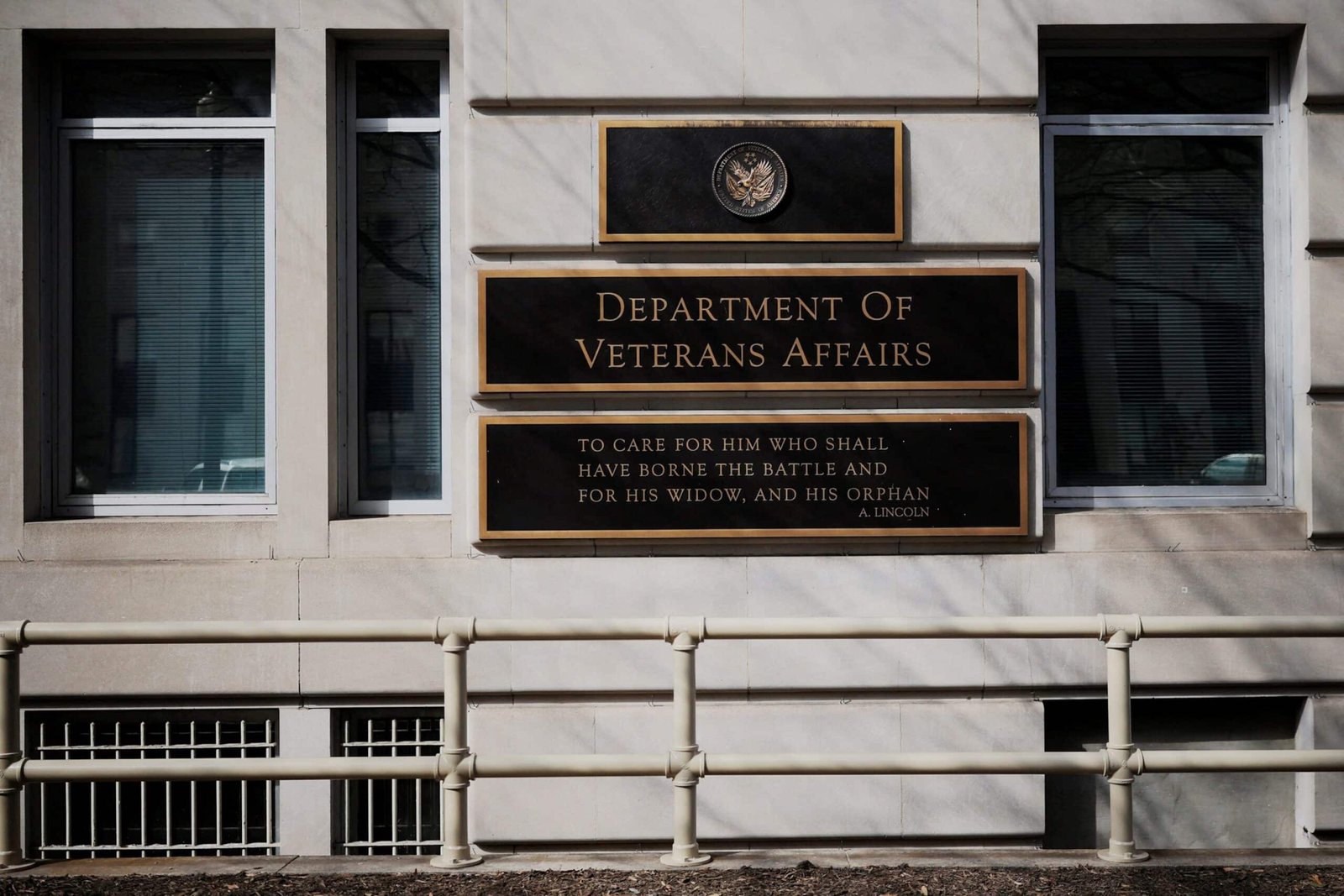 The main Republicans and Democrats concerned with the VA plan to reduce 15% of their workforce