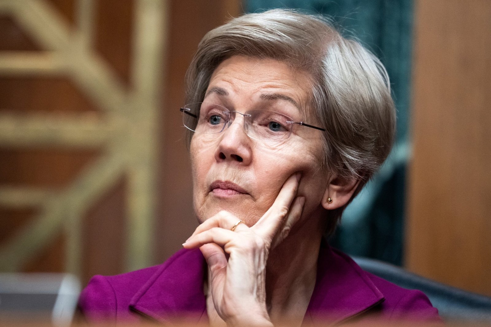 Warren tells McMahon Floring Workers means' terrible consequences' for students' financial aid