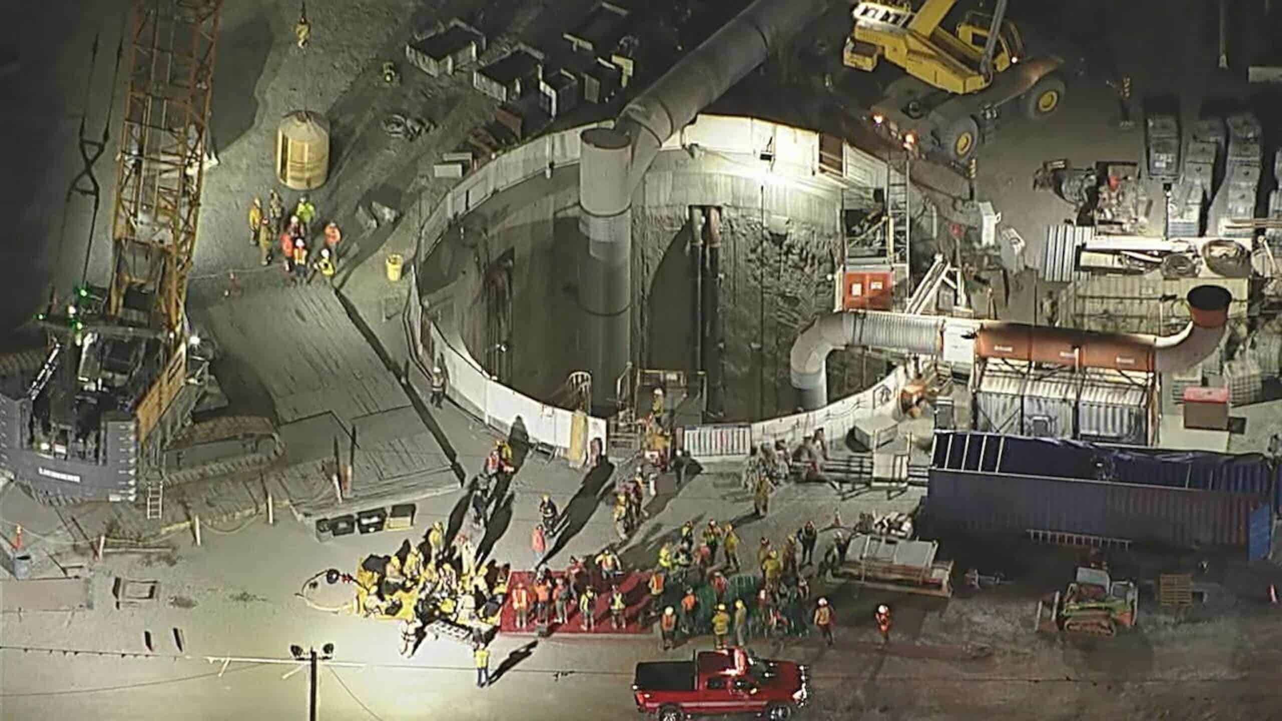 At least 15 workers trapped in the collapse of the tunnel in Los Angeles: Lafd