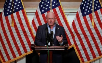 Senator Kelly criticizes Trump and calls for investigation of Caribbean attacks and for Hegseth to testify